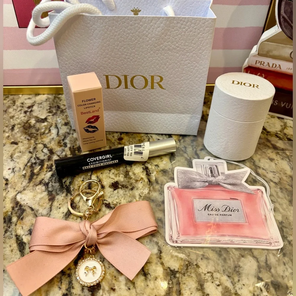 NWT DIOR BEAUTE BUTTERFLIES 100% SILK SCARF/CD 2-way mirror/mascara,lipstick +
